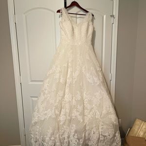 Pronovias Wedding Gown